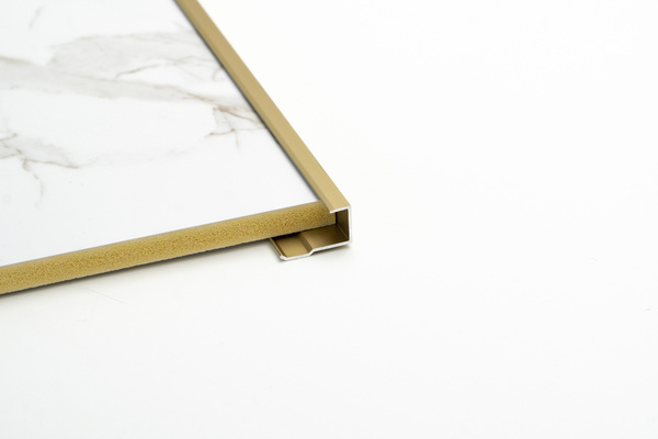 Prírodný dub Wotan - Prémiové 3D lamely - Dekoratívne akustické vertikálne stenové panely