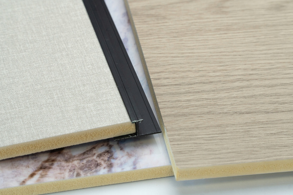 Prírodný dub Wotan - Prémiové 3D lamely - Dekoratívne akustické vertikálne stenové panely