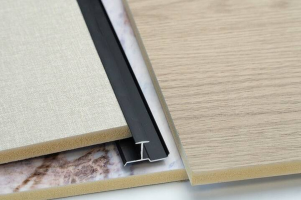 Prírodný dub Wotan - Prémiové 3D lamely - Dekoratívne akustické vertikálne stenové panely