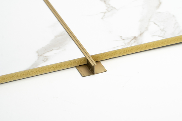 Prírodný dub Wotan - Prémiové 3D lamely - Dekoratívne akustické vertikálne stenové panely